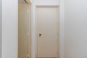 Image 19 - 919057