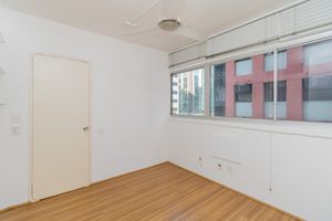 Image 15 - 919057