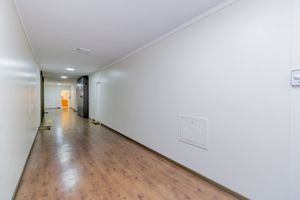 Image 20 - 919057