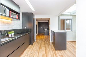 Image 14 - 919058