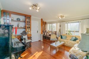 Image 3 - 919082