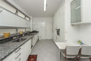Image 21 - 919083