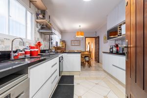 Image 19 - 919085