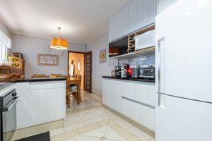 Image 20 - 919085