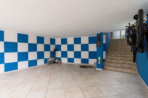 Image 62 - 919085