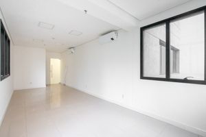 Image 4 - 919090