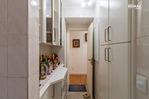 Image 21 - 919129