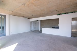 Image 10 - 919132