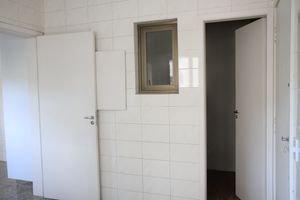 Image 22 - 919137