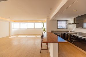 Image 10 - 919138