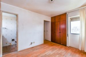 Image 17 - 919153