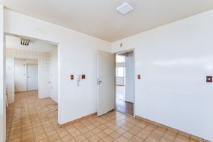 Image 25 - 919153