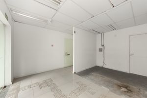 Image 23 - 919166