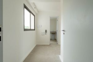 Image 22 - 919200