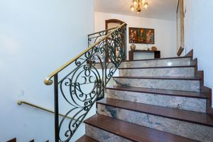 Image 31 - 919203