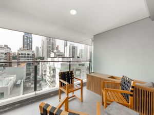 Image 19 - 919205