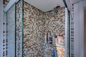 Image 31 - 919216