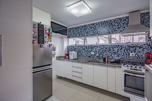 Image 35 - 919216