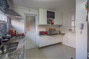 Image 40 - 919216