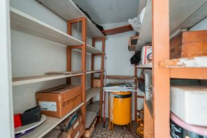 Image 31 - 919217