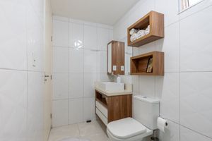 Image 29 - 919220