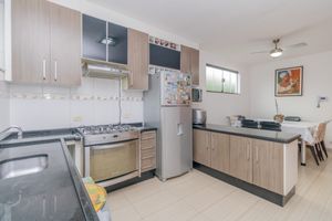 Image 12 - 919221