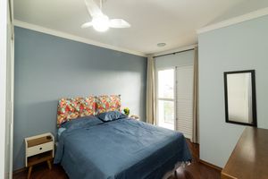 Image 19 - 919226
