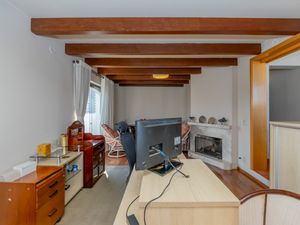 Image 21 - 919227
