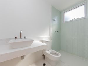 Image 19 - 919236