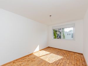 Image 33 - 919236