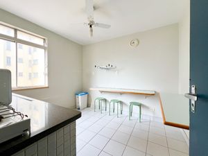 Image 32 - 919244