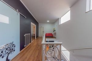 Image 39 - 919253