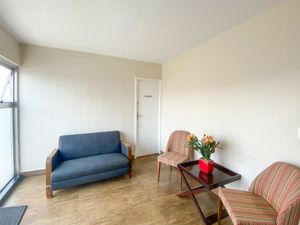 Image 11 - 919256