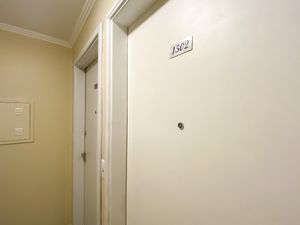 Image 14 - 919256