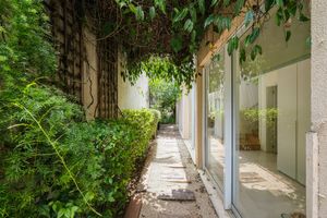 Image 12 - 919257