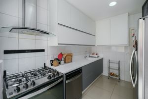 Image 30 - 919257