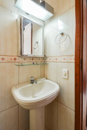 Image 22 - 919259