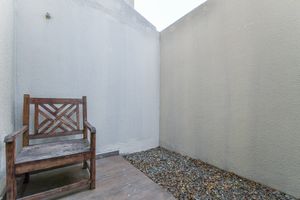 Image 13 - 919261