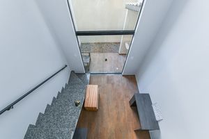 Image 19 - 919261