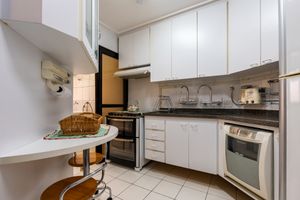Image 29 - 919274