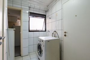 Image 32 - 919274