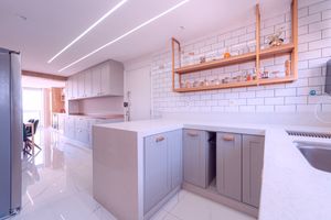 Image 19 - 919282