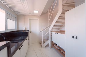 Image 22 - 919282
