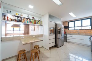 Image 15 - 919286