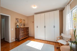 Image 32 - 919298