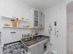 Image 14 - 919299