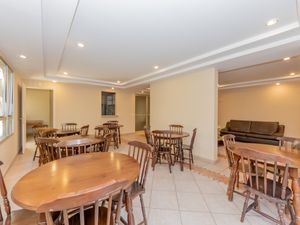 Image 30 - 919299