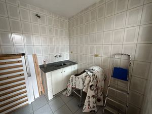 Image 21 - 919306