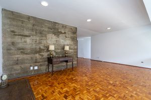 Image 7 - 919315