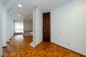Image 12 - 919315